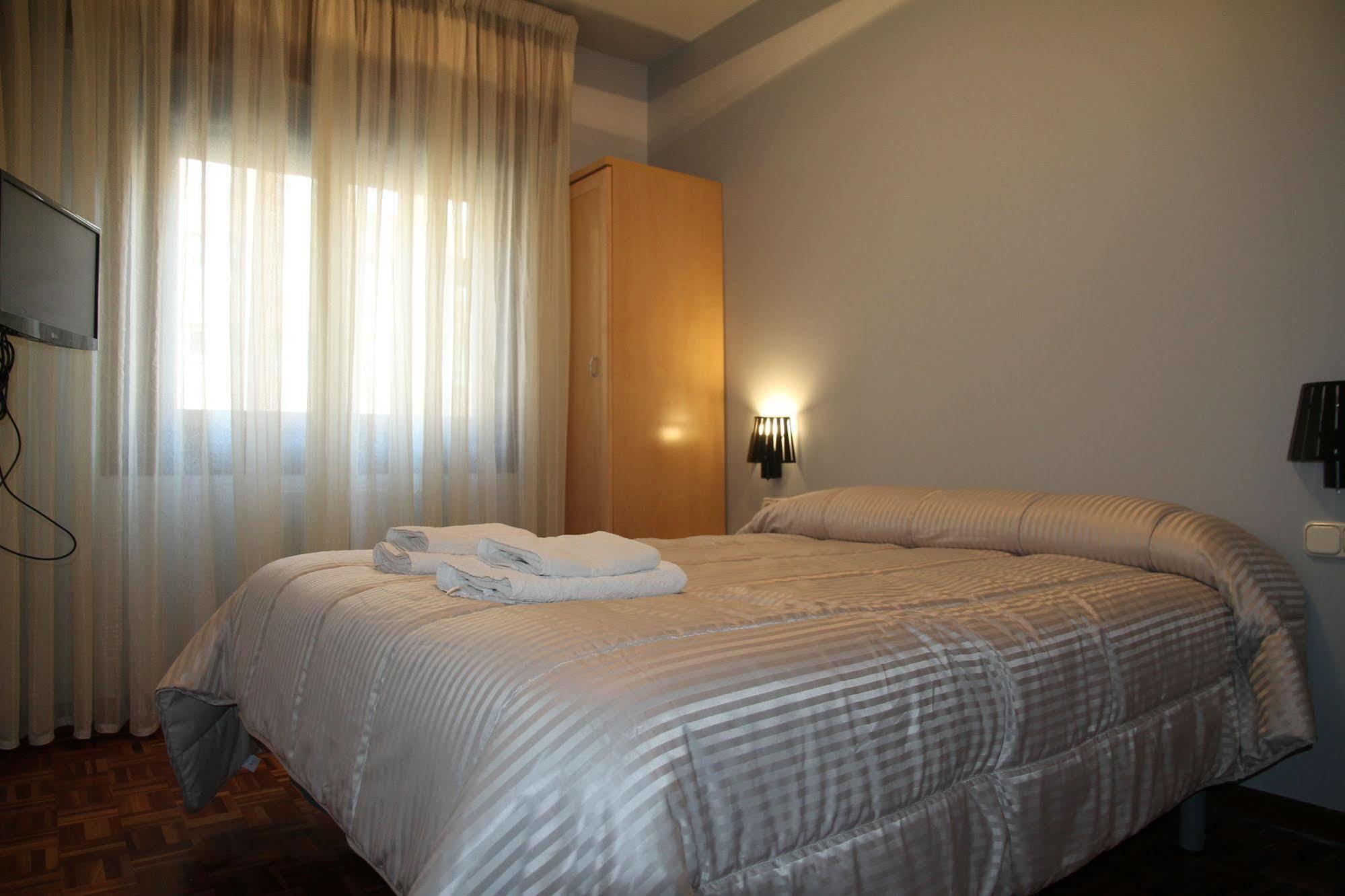 Alojamientos Acella Pamplona Exteriér fotografie